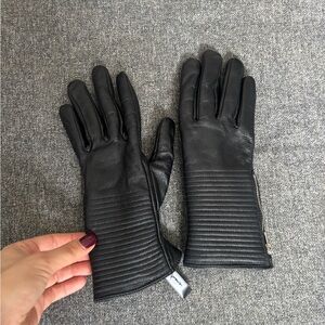 Reitmans Quilted Black Leather Gloves